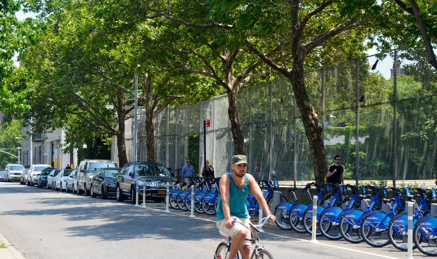 NYC Brooklyn DUMBO Improvement District - Small Business & Community - Community - NYC DUMBO BY THE NUMBERS - Citibike Front & Jay Street