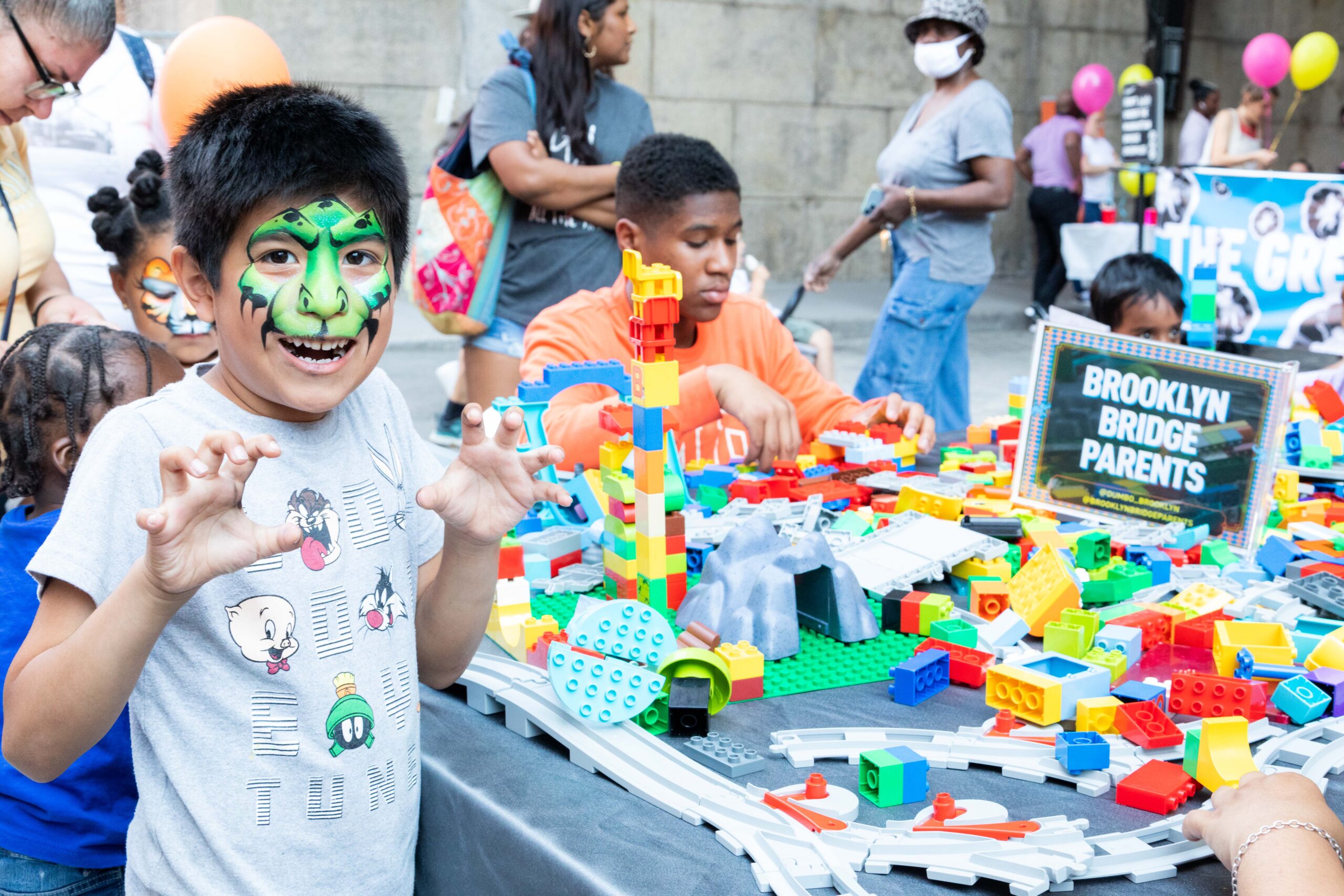 #NYC #Brooklyn #DUMBO #Dumbo #BrooklynBridge #Bridge #Washington #Legos #Tiger #BrooklynBridgeParents #2023 #Archway #Kids #DUMBODROP