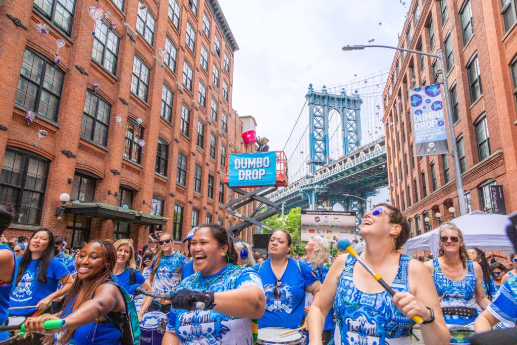 #NYC #Brooklyn #DUMBO #Dumbo #BrooklynBridge #Bridge #Washington #Balloons #Elephants #DUMBODROP #2023 #Drums #Ladies