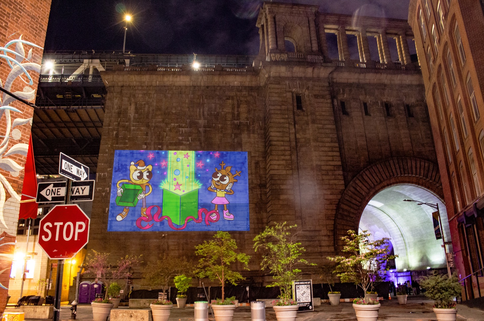 NYC DUMBO Improvement District - Community + Small Business - Augenblick Holiday Projections @ the Archway